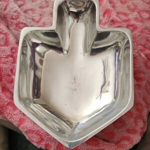 Aluminum  Metal Bowl Shaped Like A Dradle. Aluminum Few Scuffs.. Good Condition